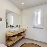 Апартаменты Astro Renovated & Seaview *