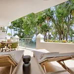 Апартаменты Astro Renovated & Seaview