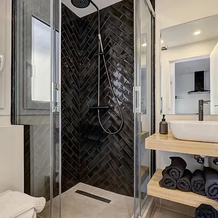 Astro Renovated & Seaview דירה אסטפונה