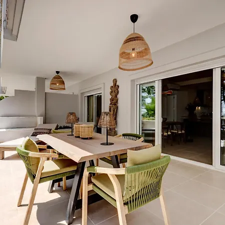 Astro Renovated & Seaview דירה אסטפונה
